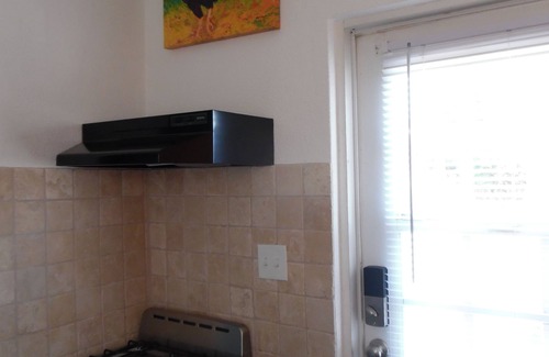 Southampton Apartment | PalmSprings Accommodations - 1 Bedroom Apt., Near Horseshoe Bay