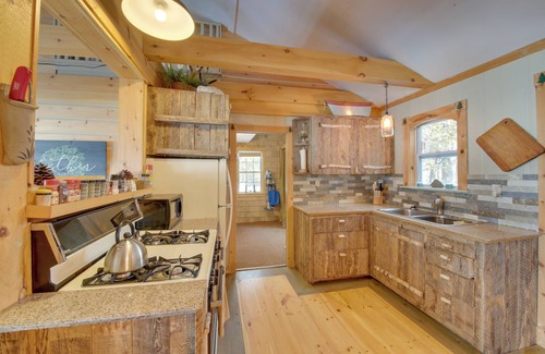 Palmyra Cottage | Palmyra Cottage w/Deck on Whites Pond!