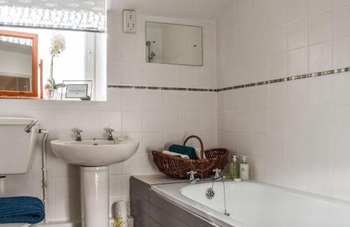 Pickering House | Pan Cottage