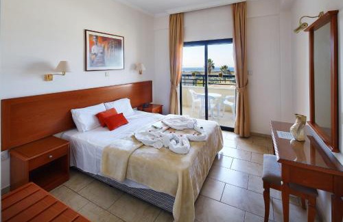 Pegeia Resort | Panareti Coral Bay Villas