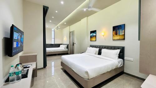 Omkareshwar Hotel | Panchavati Elite