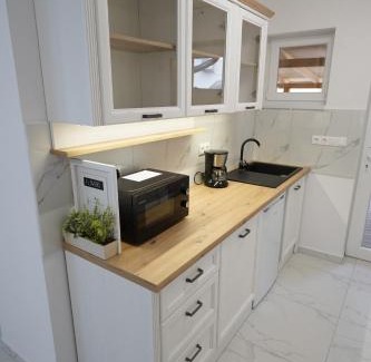 Nagymanyok Apartment | Panoráma házikó