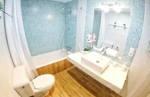 La Trinidad-San Juan y Todos los Santos House | Panorama Córdoba Center, baño privado externo a la habitación