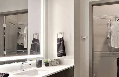 Las Vegas Condo | Panoramic Condo w/ Strip View & King Bed 0.3 mi from Caesar's Palace