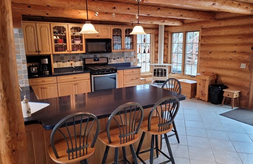 Tower Cabin | Panoramic Island studded views! Spectacular ledge rock setting!