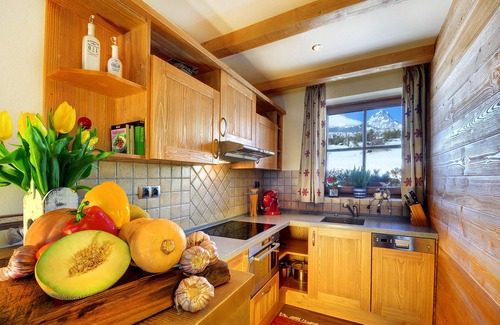 Vysoke Tatry Ski Chalet | panoraMic Mountain Residence