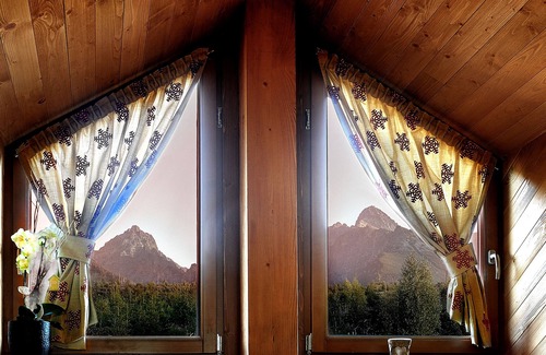 Vysoke Tatry Ski Chalet | panoraMic Mountain Residence