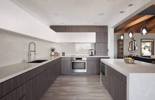 Bay Park House | Panoramic Ocean Sunset Views, Heated Pool & Spa, Best Location