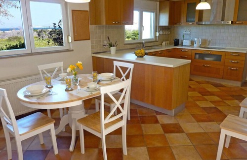 Zipari Villa | Panoramic Sea View Villa 3BR 4 Min to Beach