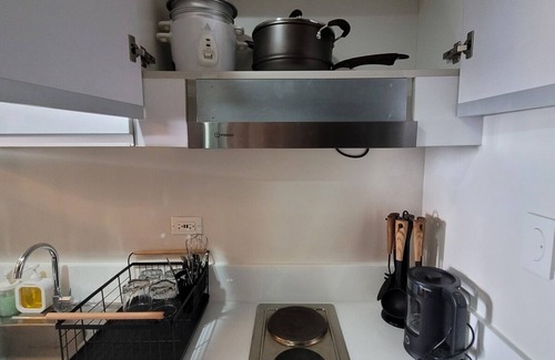 Salcedo Village Condo | Panoramic View w/Balcony Near Airport & Sky Way - 4