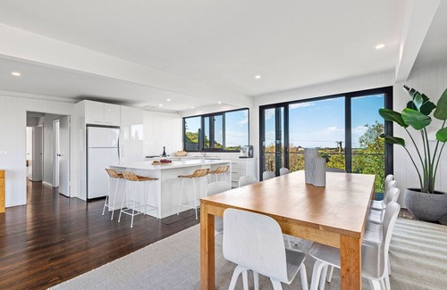Blairgowrie House | Panoramic Views & Contemporary Style