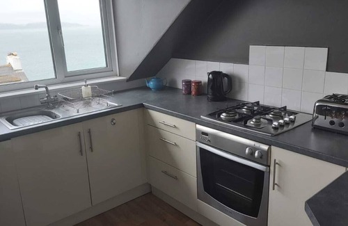 Brixham Apartment | PANORAMIC VIEWS & OFF ROAD PARKING!