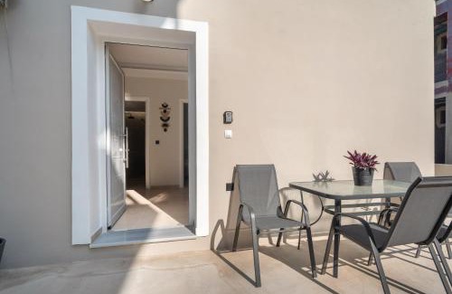 Yenion Apartment | Papanikolis Apartments