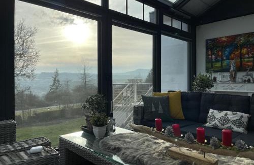 Burgbrohl Apartment | Paradies in der Vulkaneifel - Panorama-Blick und Wintergarten für jedes Wetter