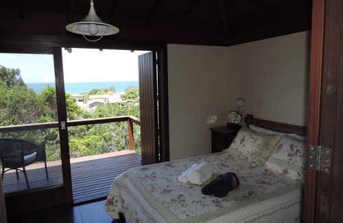 Garopaba House | Paradise at Silveira Beach. House for 8/10 people with beautiful view w /the sea.