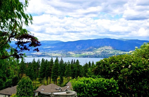 Southwest Mission House | Paradise Found in Upper Mission at Casa De Luce