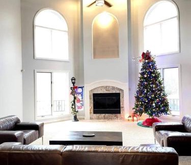 Sullivan House | Paradise Home l Retreat and Event