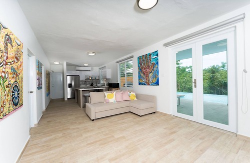 Barrero House | Paradise House W. Pool Nearby the Beach