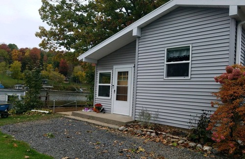 Wolcott House | Paradise in Port Bay