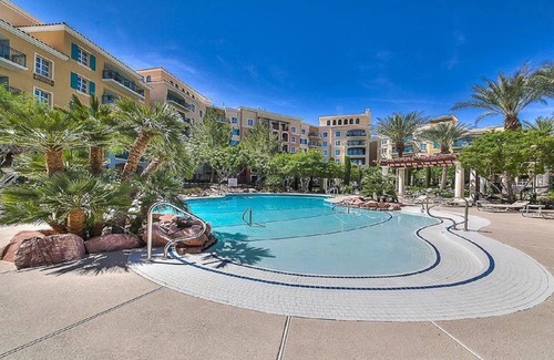South Shore Condo | ★ Paradise. Modern. Lake View. Free 200 Dollar Gift Card