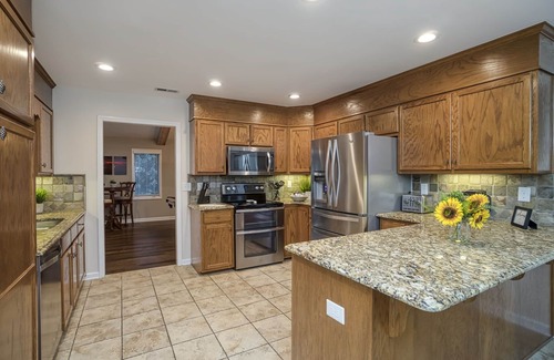 Westport House | Paradise on Lake Norman|Waterfront|Kayaks|Fire Pit|Boat Rental