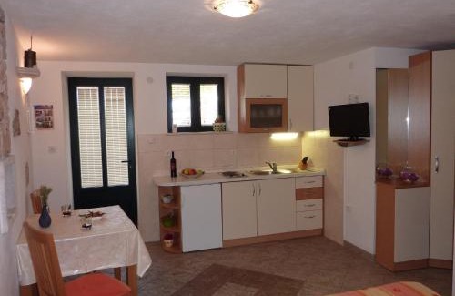 Bol Apartment | Paradise Stone Apartments