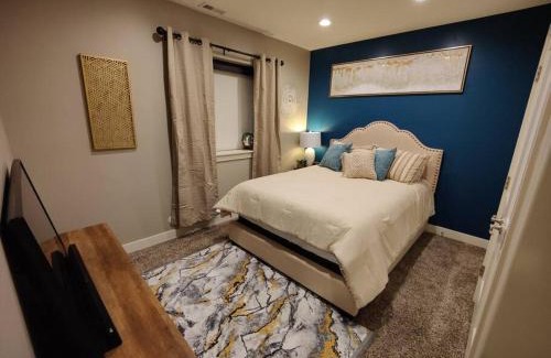 Fish Haven House | Paradise View Lodge - Amazing Lake Views, Playroom, Pool, HotTub!