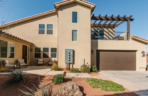 Santa Clara House | Paradise Village 78 l Desert Mountain Oasis BBQ Grill, Fire Pit, Community Resort Style Pool and Water Park