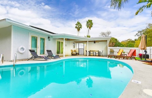 Largo House | Paradiso Largo - 5 min Beach, Pool, Bikes, Grill & Games