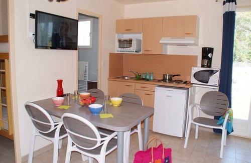 Puget-sur-Argens RV Rental | Parc Saint James Oasis Village