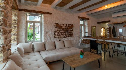 Parga Hotel | Pargas Distillery Suites