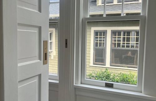 Irvington Apartment | Parisian 1-bedroom apartment in the heart of NE Portland/Historic Irvington