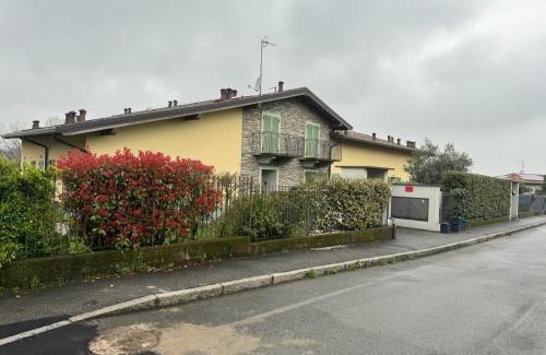 Azzate House | Park 20 Guest House