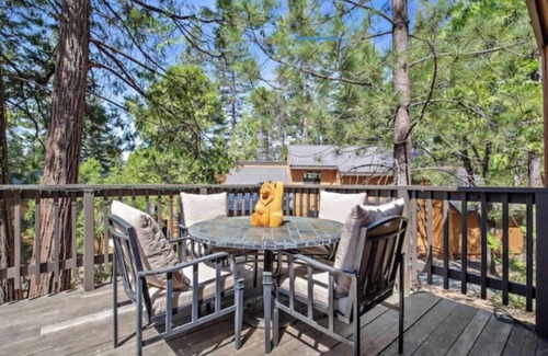 Shaver Lake Condo | Parker's Peak Cabin w BBQ Grill & Community Pool