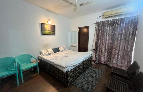 Faridabad Apartment | Parkland 4BHK independent floor