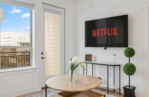 Five Points South Apartment | Parkside Chic 2BR Near Regions Field n Park