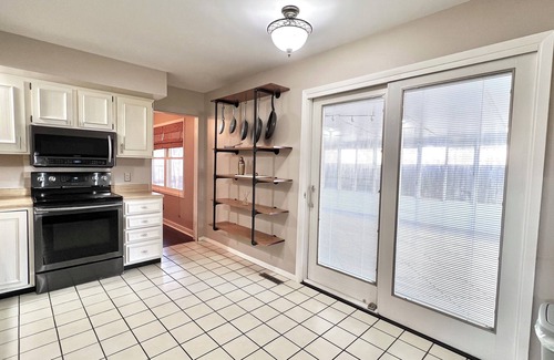 Champaign House | Parkside home close to campus - 3 BD 2 BA