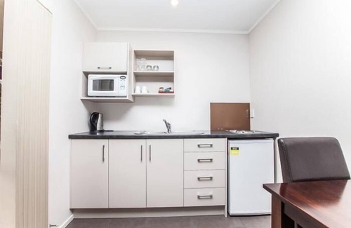 Pukekohe Hotel | Parkview Motor Inn, Pukekohe