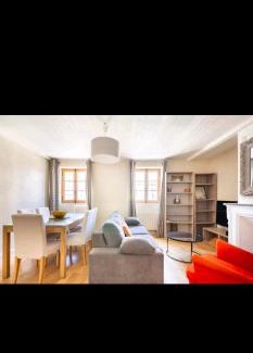 Centre Apartment | PARLEMENT 2 - 55m2 -2 CH et 2 SDE