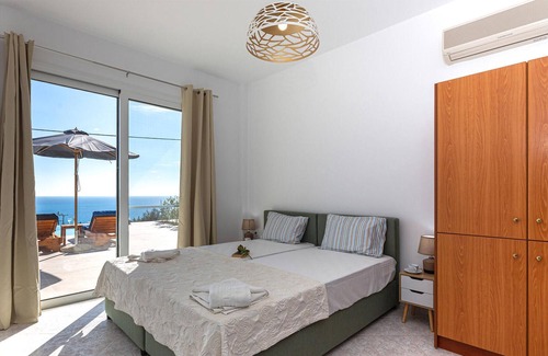 Vlachata House | Part of a collection of apartments and villas, Ionian Dreaming is in an enviable location, sitting a