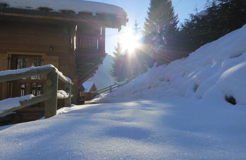 Saint-Jean-dʼAulps Apartment | Part of chalet 10 people 6 km from Morzine Avoriaz Spa Sauna Fireplace