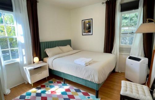 North Central House | Pasadena Quiet Gem with Fiber Internet WiFi and Workspace