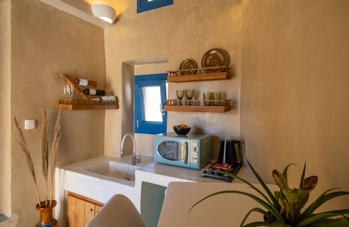 Megalochori House | Pasithea Luxury Suites