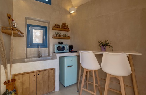 Megalochori House | Pasithea Luxury Suites