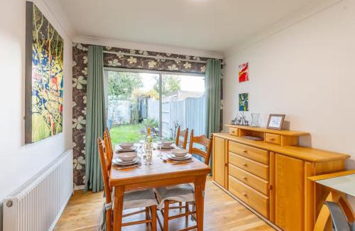 Chelmsford House | Pass the Keys 3-Bedroom Home in Chelmsford Sleeps 7