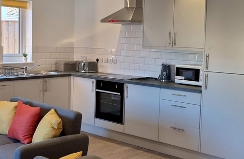 Dawlish Warren House | Pass the Keys | 3 Devondale Bungalows Modern bungalow with parking near the beach