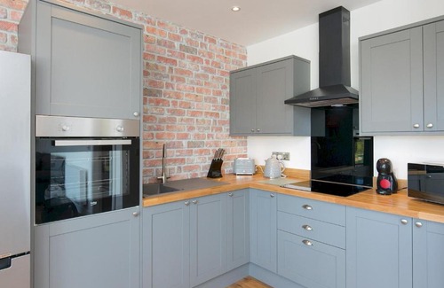 Rhosgoch House | Pass the Keys Adorable 1 bedroom Country Cottage couplessingles