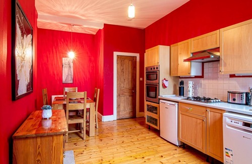 Morningside Apartment | Pass the Keys | Beautiful and Bright Georgian Style Morningside Apartment