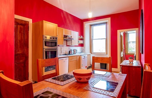 Morningside Apartment | Pass the Keys | Beautiful and Bright Georgian Style Morningside Apartment