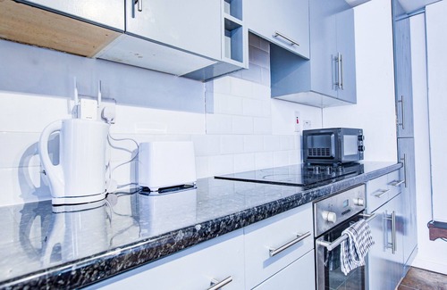 Basildon House | Pass the Keys | Beautiful cosy apartment